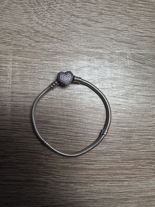Браслет бренда Pandora в оригинале