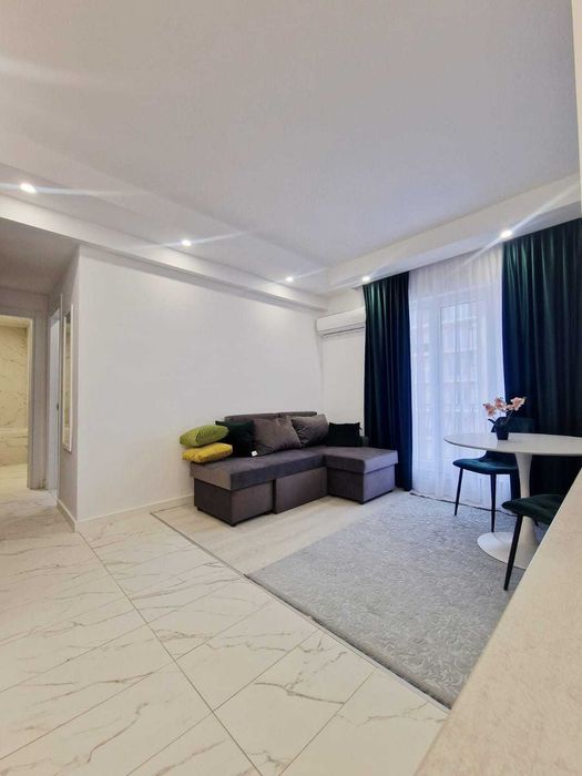 Inchiriez studio Cosmopolis + parcare