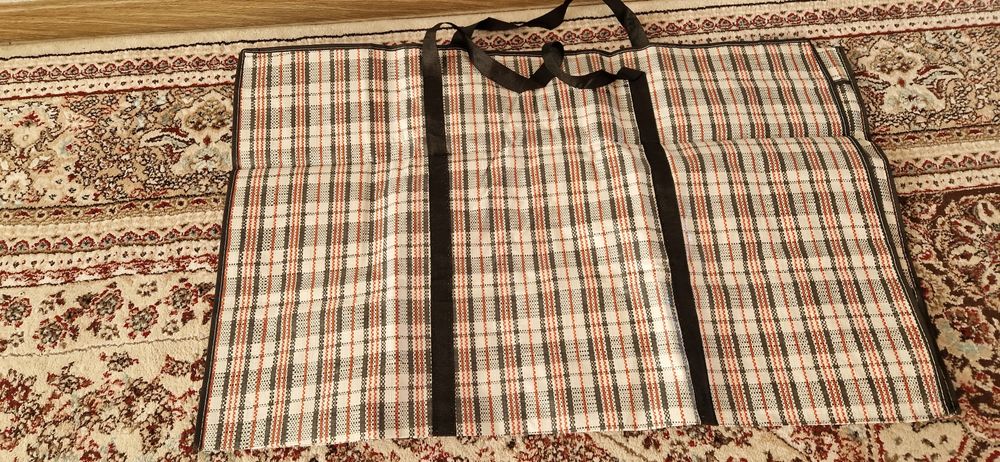 Продам сумки большие для хозяйства.