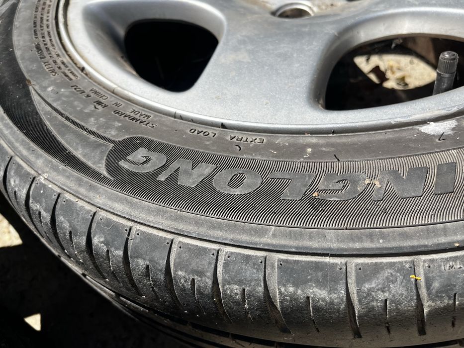 Vând set jante cu cauciucuri Golf 205/55 R16