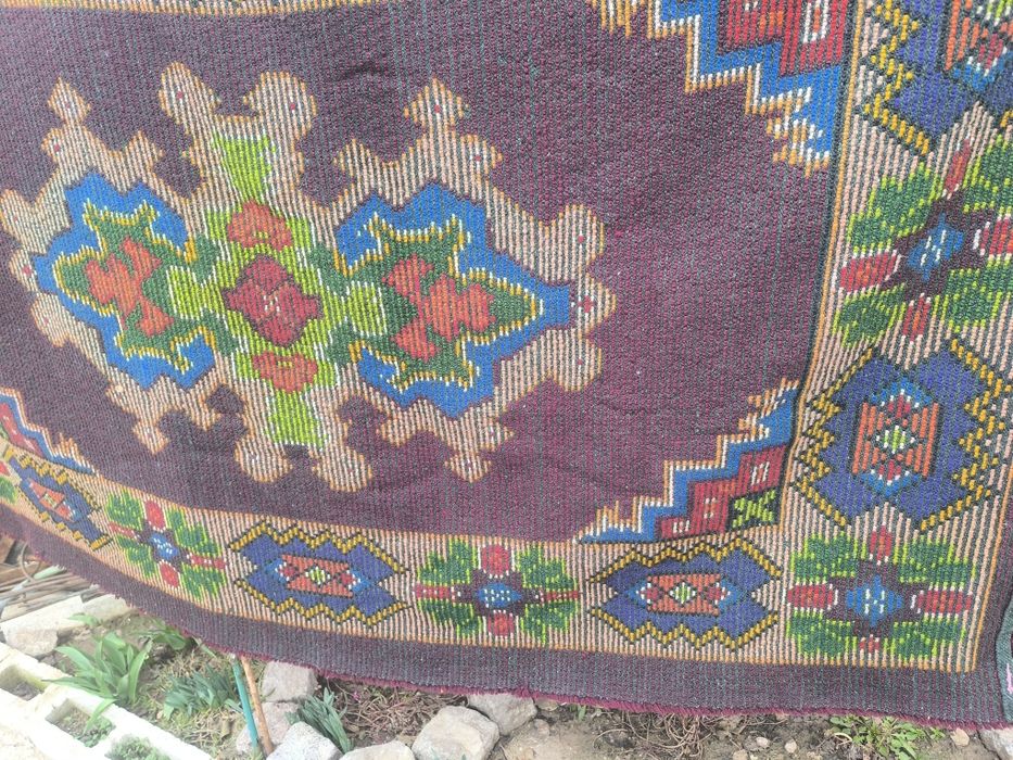 Вълнен  комплект за диван,фотьойли и табуретки