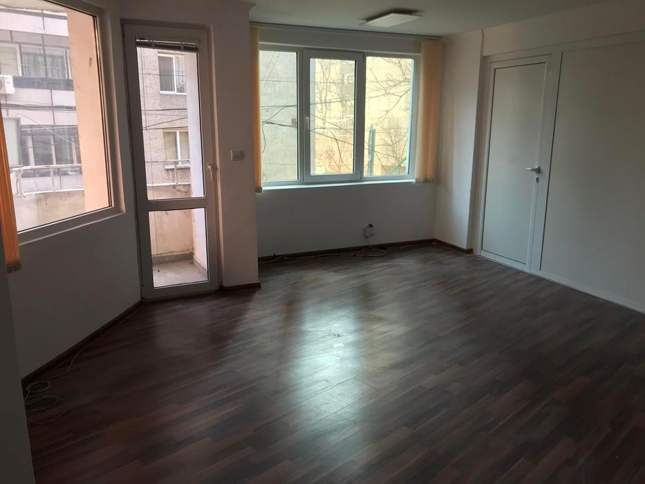 Тристаен апартамент, под наем, кв. Зимно кино Тракия