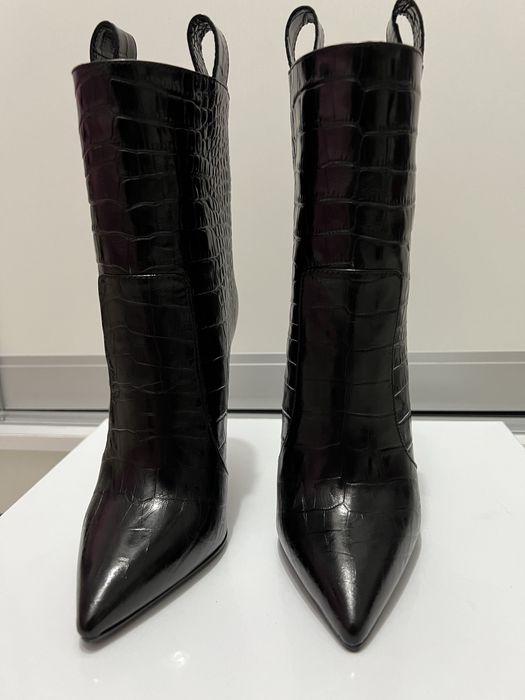 Продам ботильоны женские