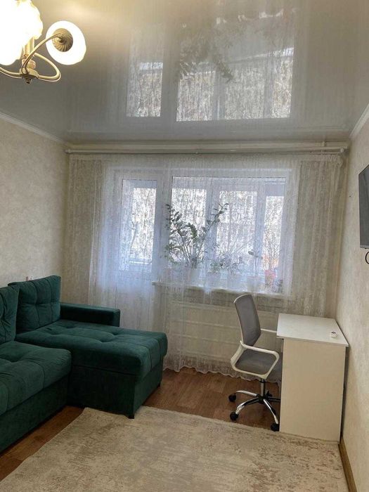 Продам 2 ком Уют 16,900 4 эт 48 кв.