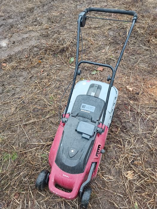 Masina de tuns iarba cu acumulatori