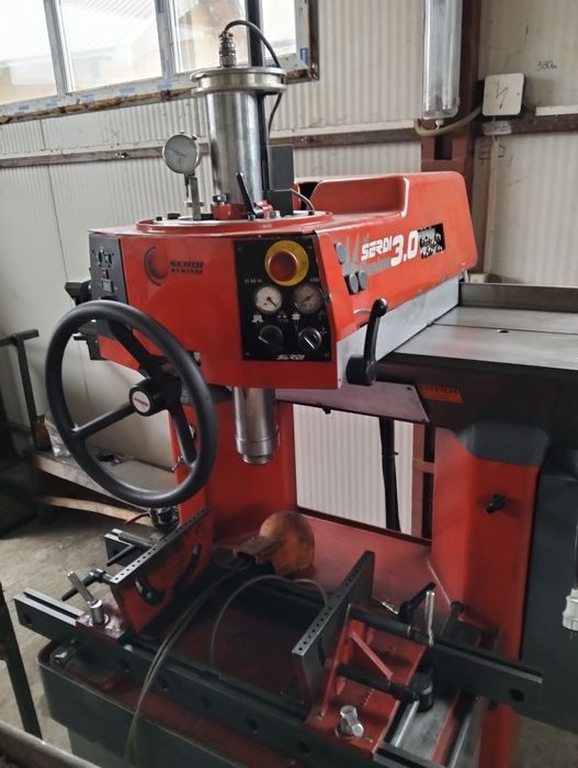 Se vinde masini  rectificari.