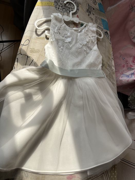 Нарядное платье на девочку