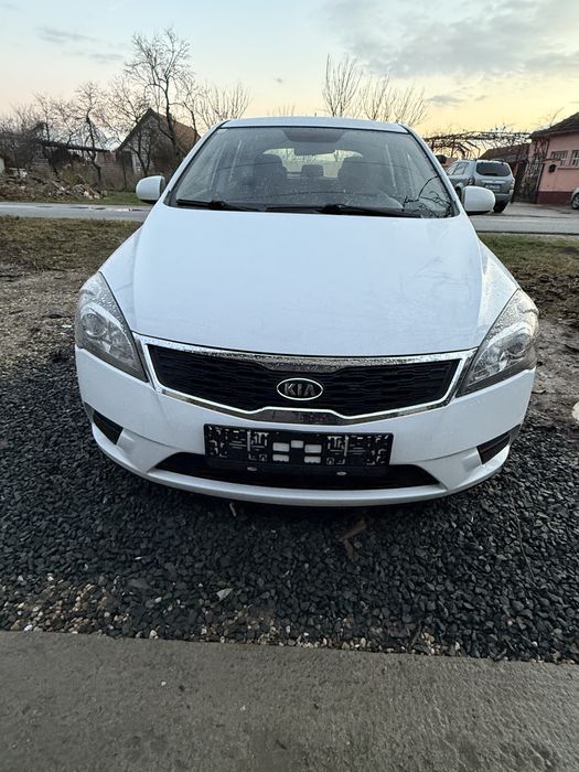 Vand masina Kia Ceed