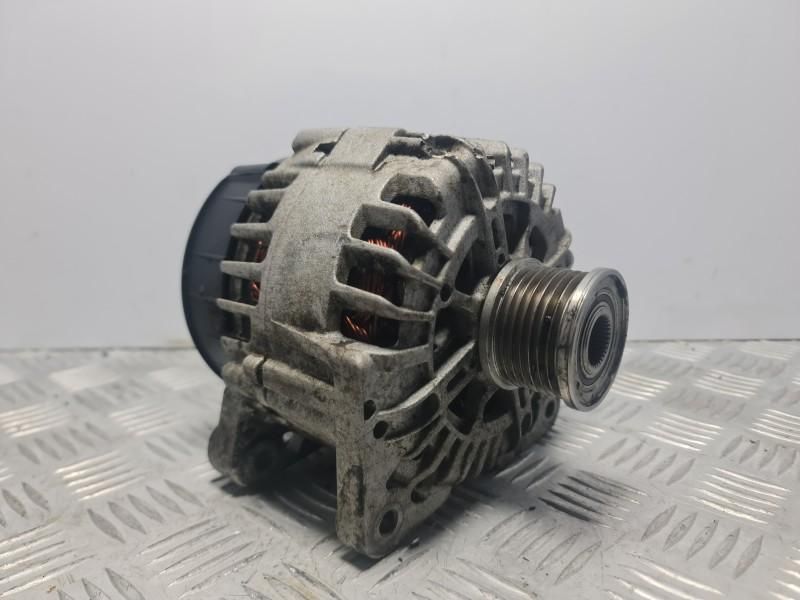 Alternator Renault Trafic 2 facelift 2.0 dCi M9R