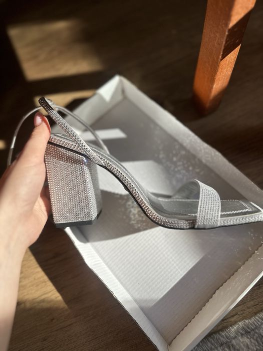 Сребърни Сандали на ток Zara с камъчета