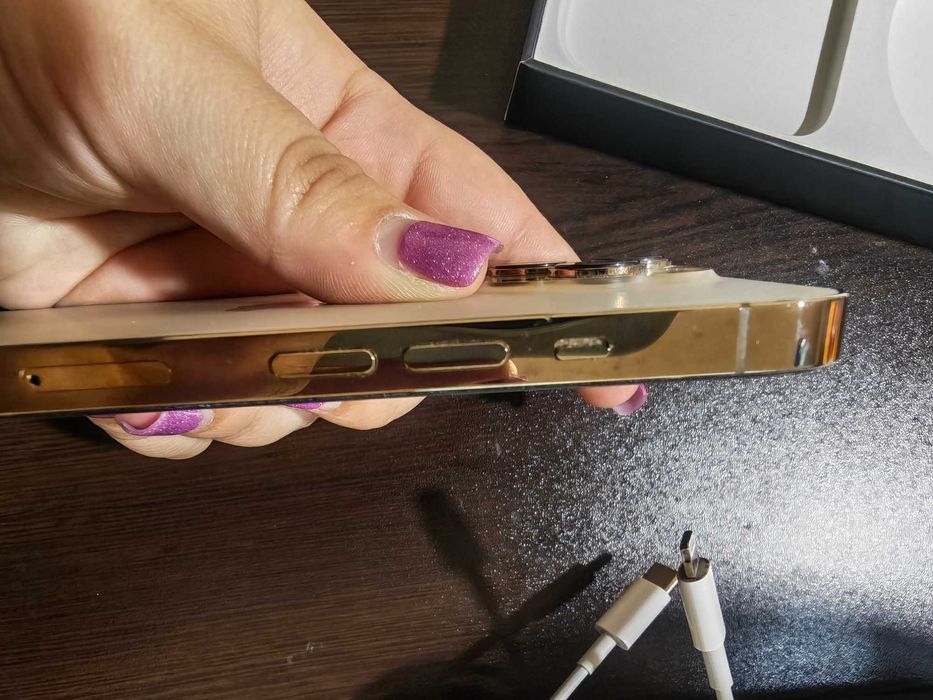 Продавам iPhone 13 pro