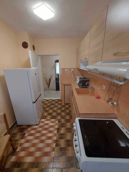 Дава се под наем Двустаен апартамент в Търговище, Център - 40 кв.м за 204 € - Снимка #3