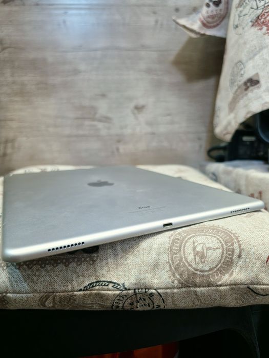 iPad Pro 12.9 inch 2nd Gen 64Gb Silver + Нов Тъч скрийн