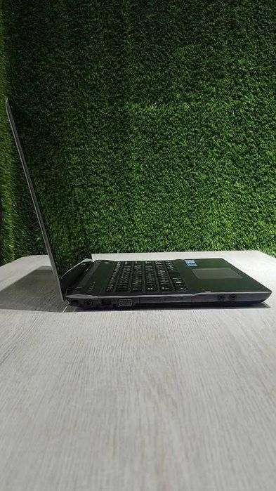 Ноутбук Samsung QX311 / i5-2450M /6ГБ /128ГБ/ HD Graphics