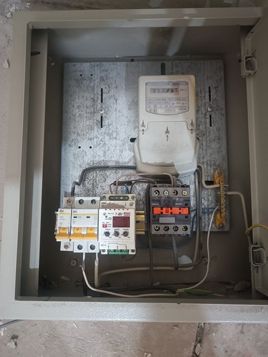 Щиток электрический из металла