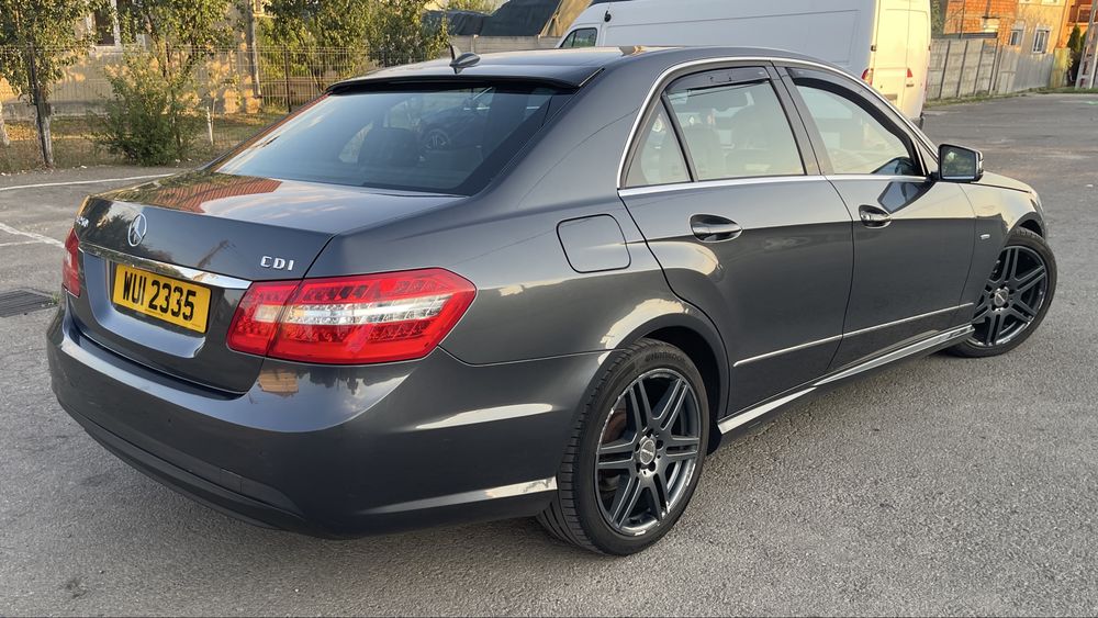 MERCEDES-BENZ E-Class 2011 — imagine 4