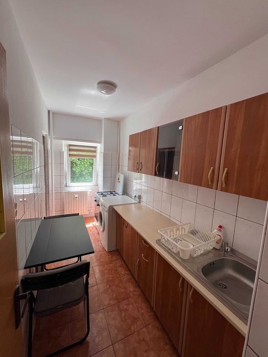 Garsonieră decomandată 42 mp | Bd. Ghica Tei 89 | Etaj 2 | 400 €/lună
