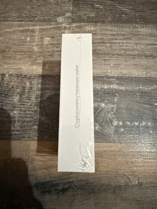 Ledger Nano S - крипто портфейл