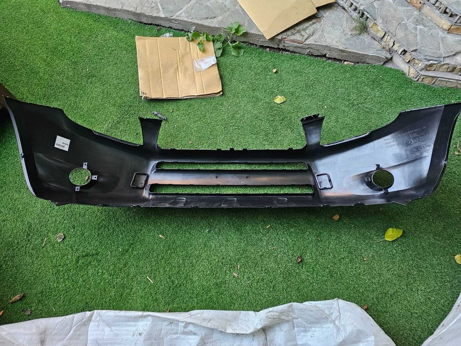 Бампер передний Toyota RAV4 2006