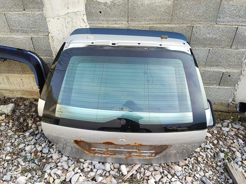 Стъкла предни задни и за врати от Мерцедес