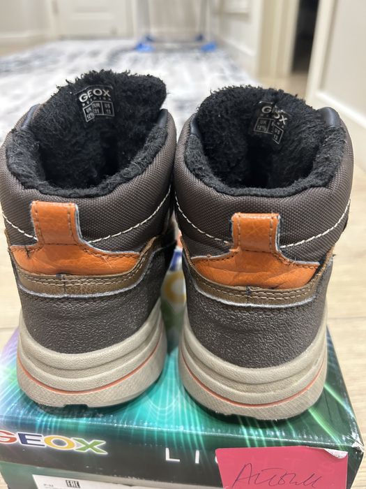 Ботинки мальчика