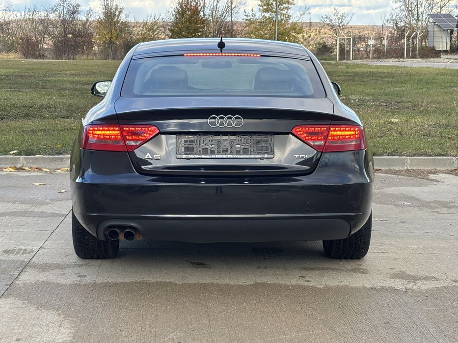 Anunt Audi A5 / 2.0 /143 cp / 2011  / Xenon / interior piele / import