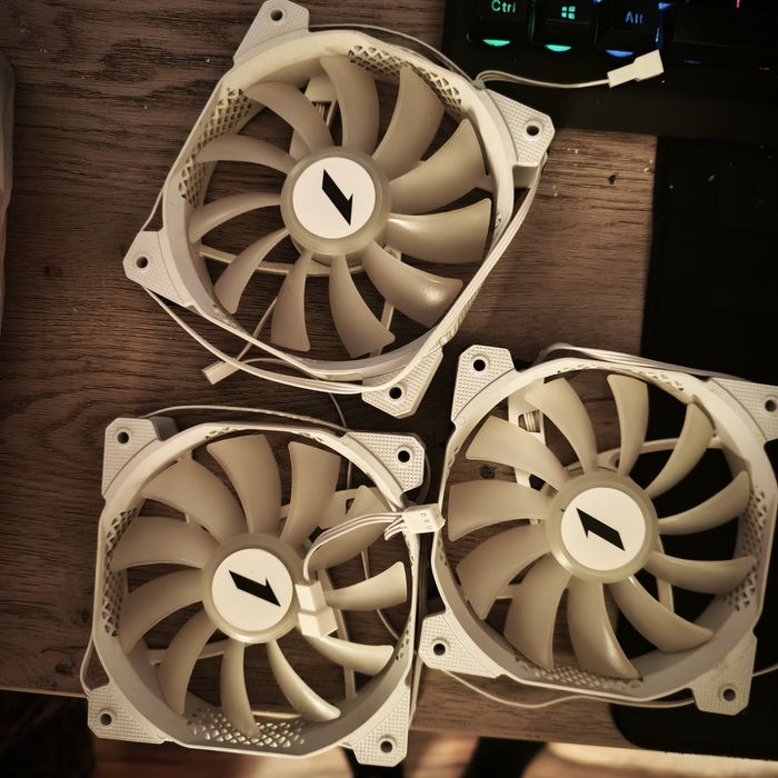 Vând 3 ventilatoare 120 rgb