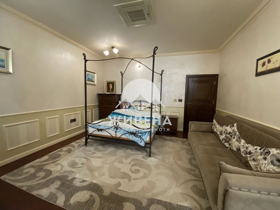 Къща в к.к. Св.Св. Константин и Елена, площ 753 кв.м