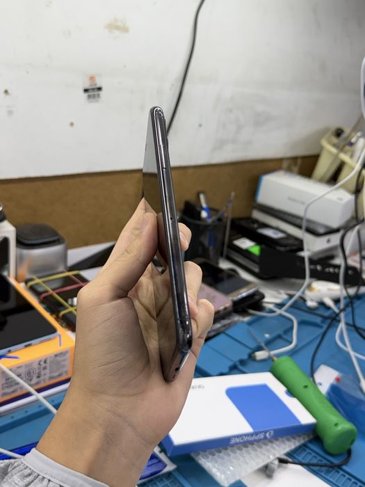 iphone 11 pro max 64gb срочни сотилади