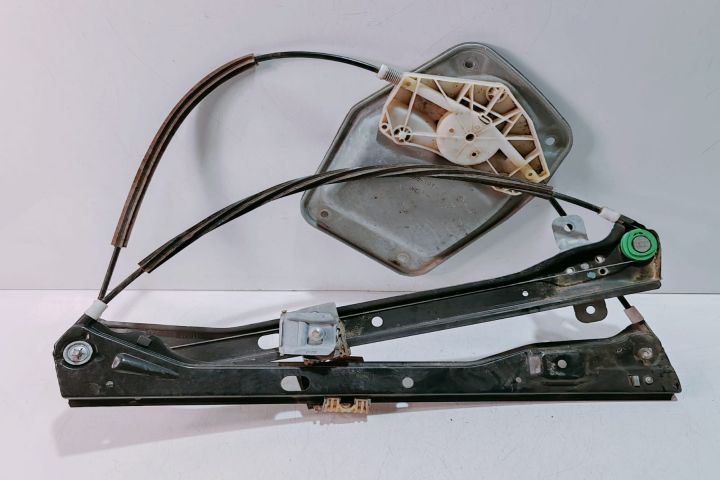 Macara geam  dreapta fata 1K5837462B Volkswagen VW Golf a 5-a generat