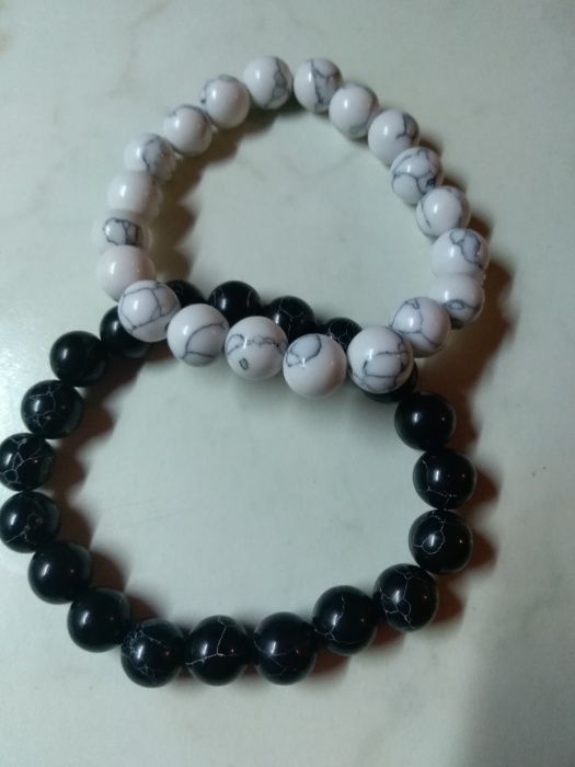 Гривни от естествен камък