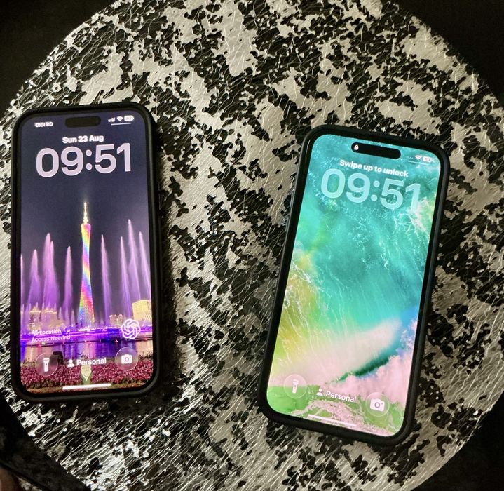 Vand doua Iphone 14 pro max 256 Gb
