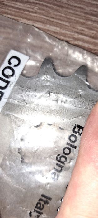 Suzuki - преден пиньон 15 зъба Z13