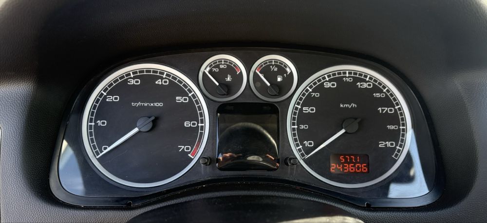 Peugeot 307 1.6i na chasti Пежо 307 1.6 бензин на части