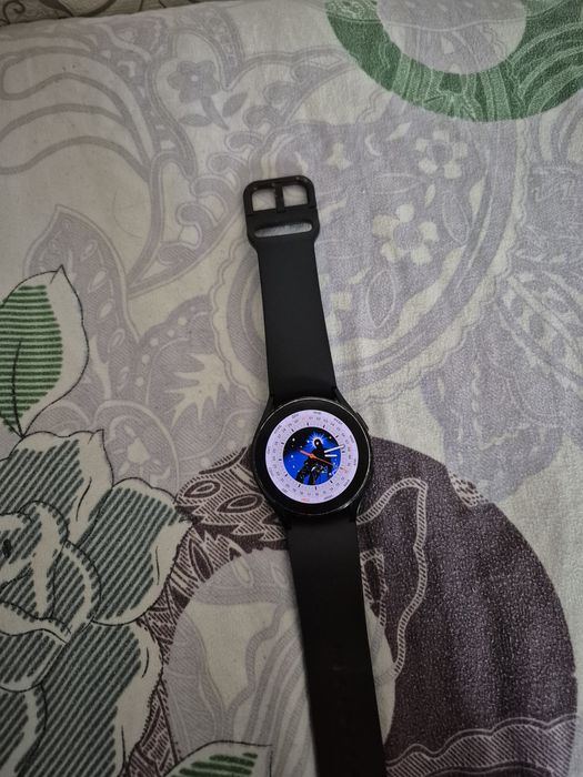 Продам Часы Samsung Watch4 оригинал