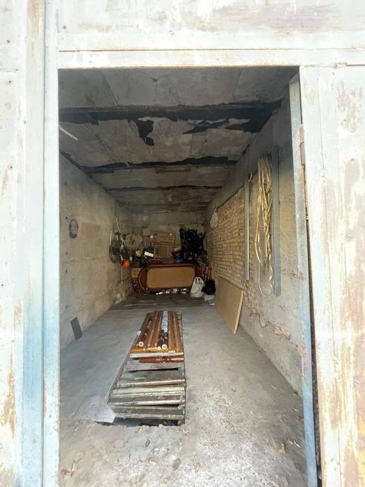 Tashgresda srochniy 3-xonali uy garaji bn sotiladi  74.23 kv