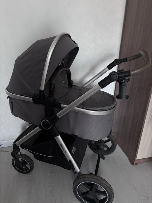 Продам коляску 3в1