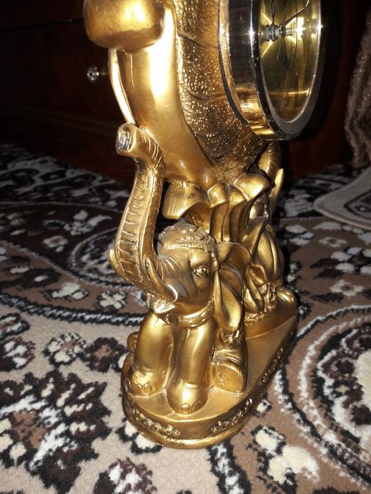 Часы механические сувенир