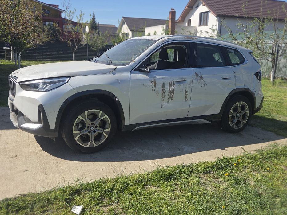 Vând bmw x1  avariat