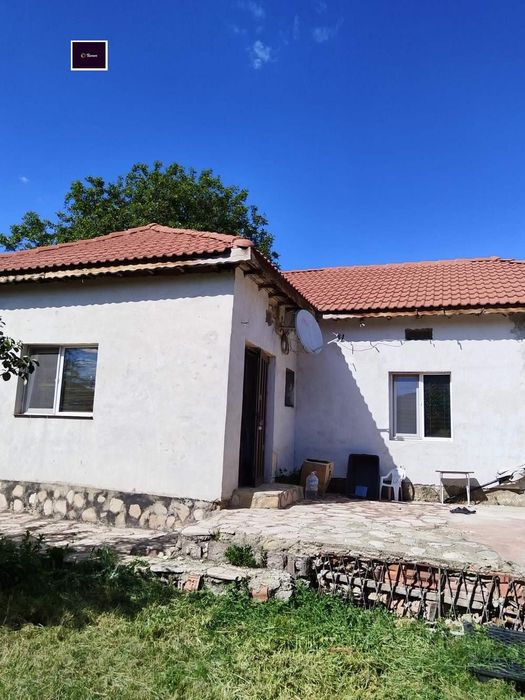 Къща в Добрич, област-гр.Генерал Тошево площ 140 цена 93900