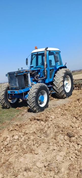 Tractor ford 4x4  + Plug reversibil