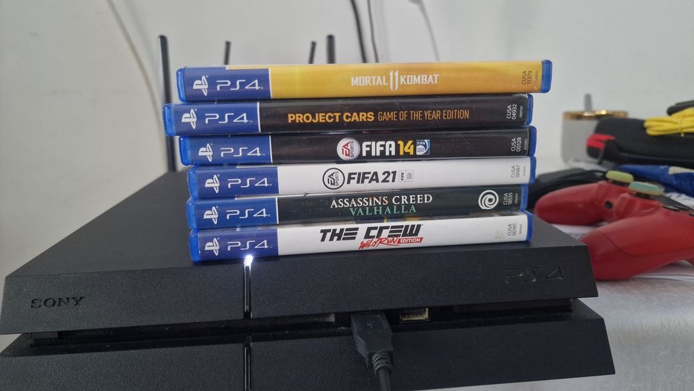 PS4 1TB + 2 Manete + AC Valhalla, MK11 (negociabil)
