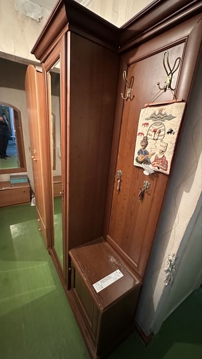 Шкаф на прихожей