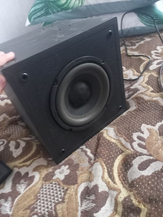 Сабвуфер от розетки