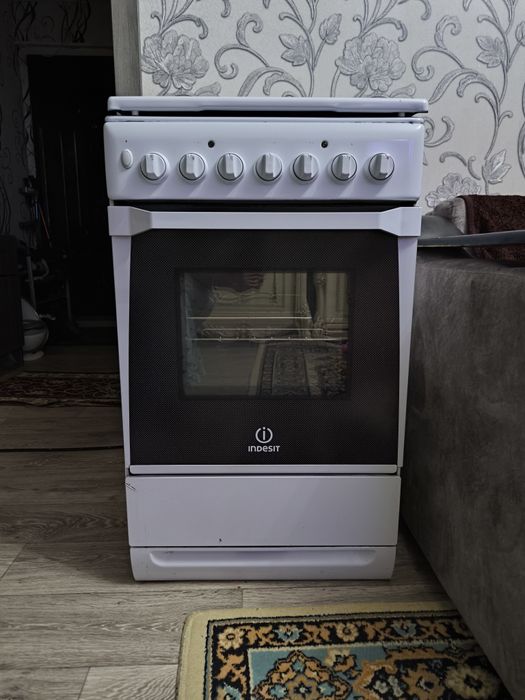 Газовая плита "Indesit"