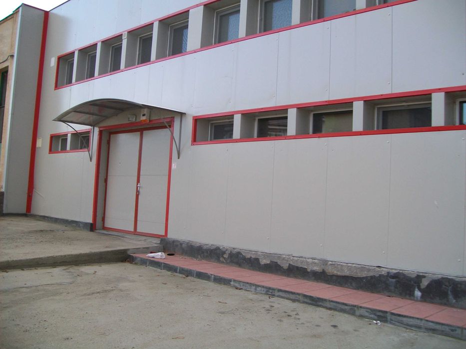 INCHIRIERE - Cladire de birouri (optional si depozite)