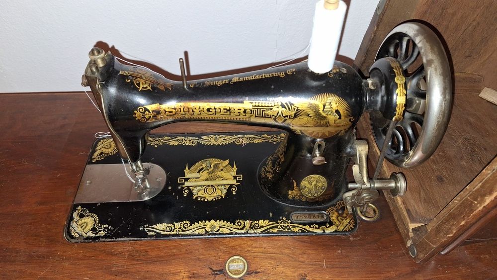 Masina de cusut Singer