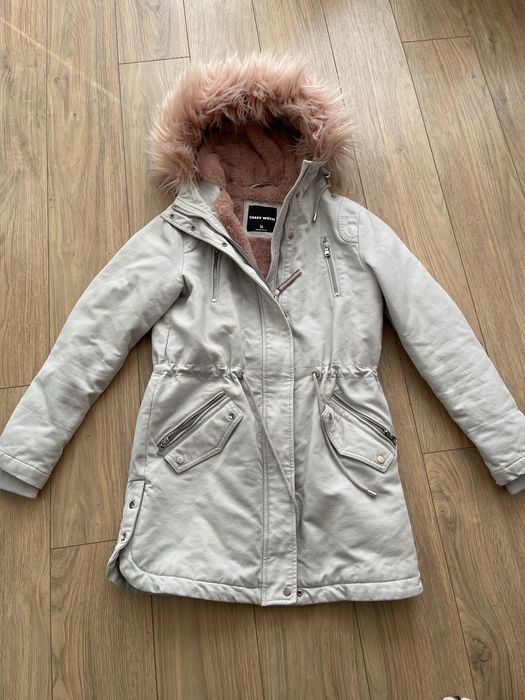 Зимно яке с пухкава качулка