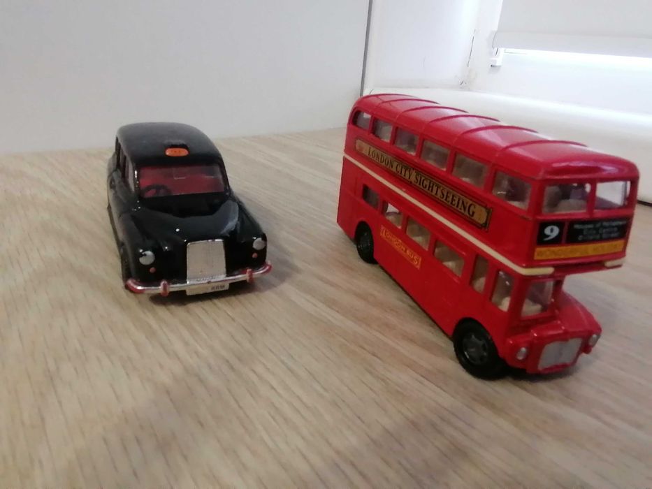 Mașinuțe metalice jucărie London taxi Bus