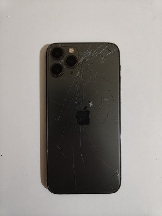 iPhone 11 pro в отличном состоянии
